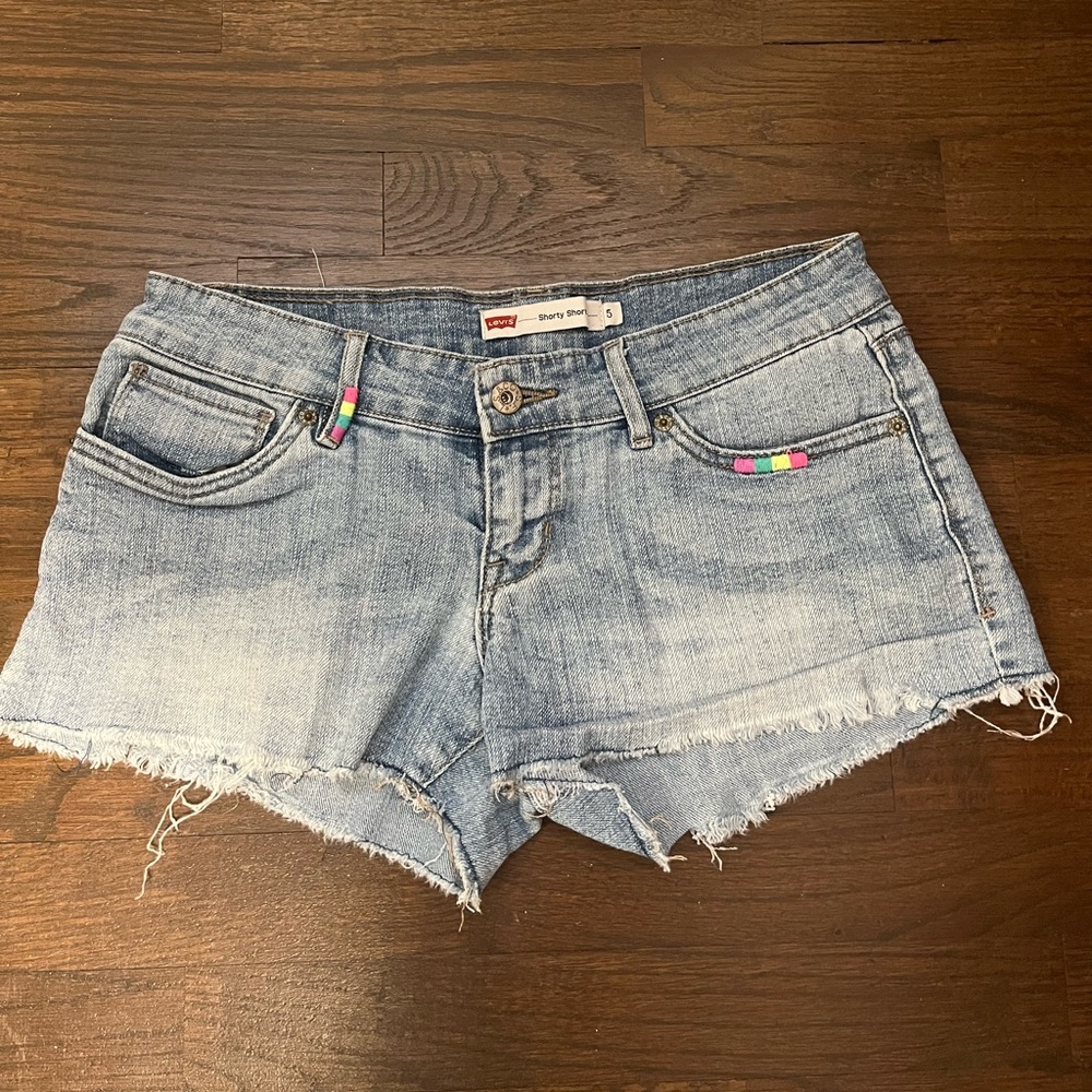 Levi shorty shorts